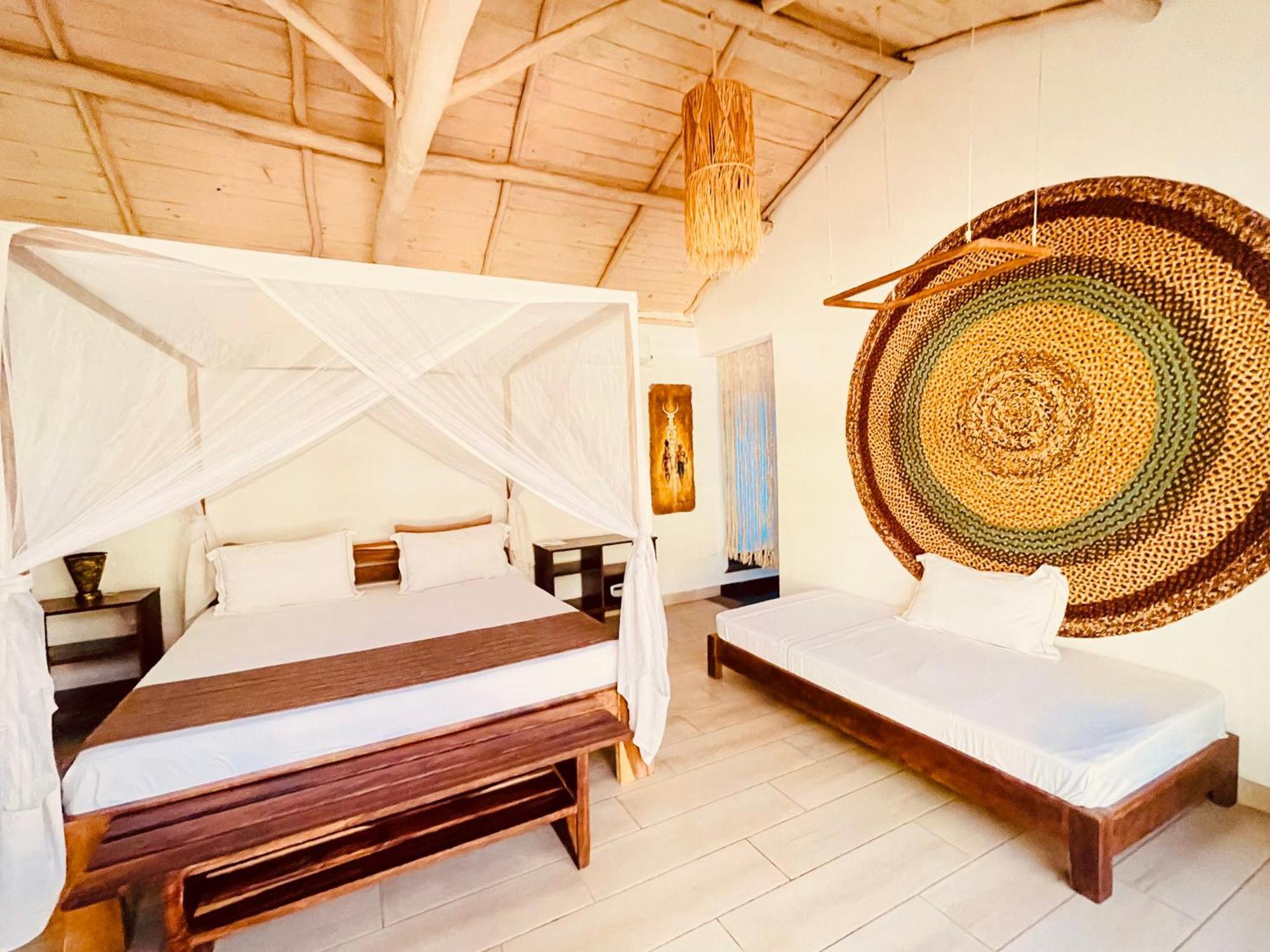 Vovo Telo Lodge Toliara Exterior photo