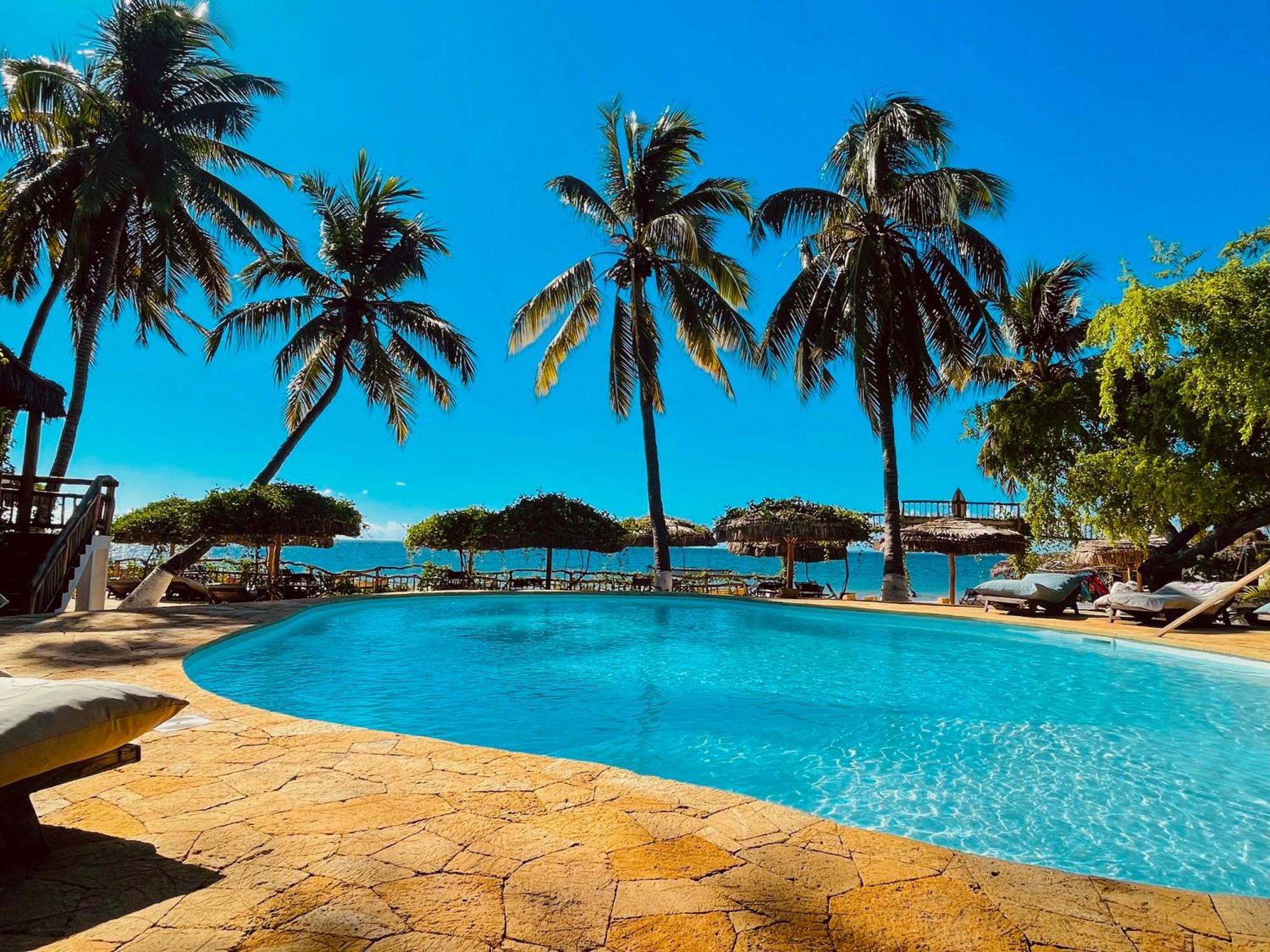 Vovo Telo Lodge Toliara Exterior photo