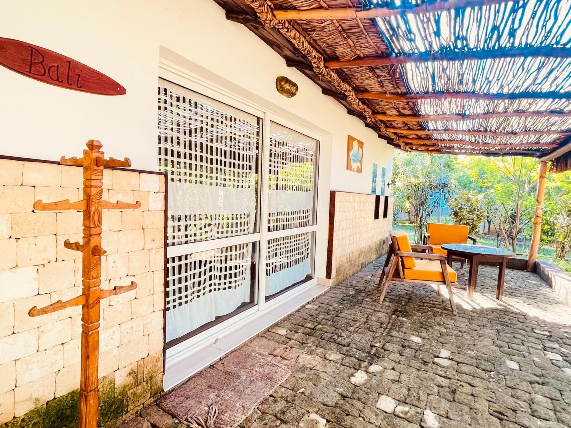 Vovo Telo Lodge Toliara Exterior photo