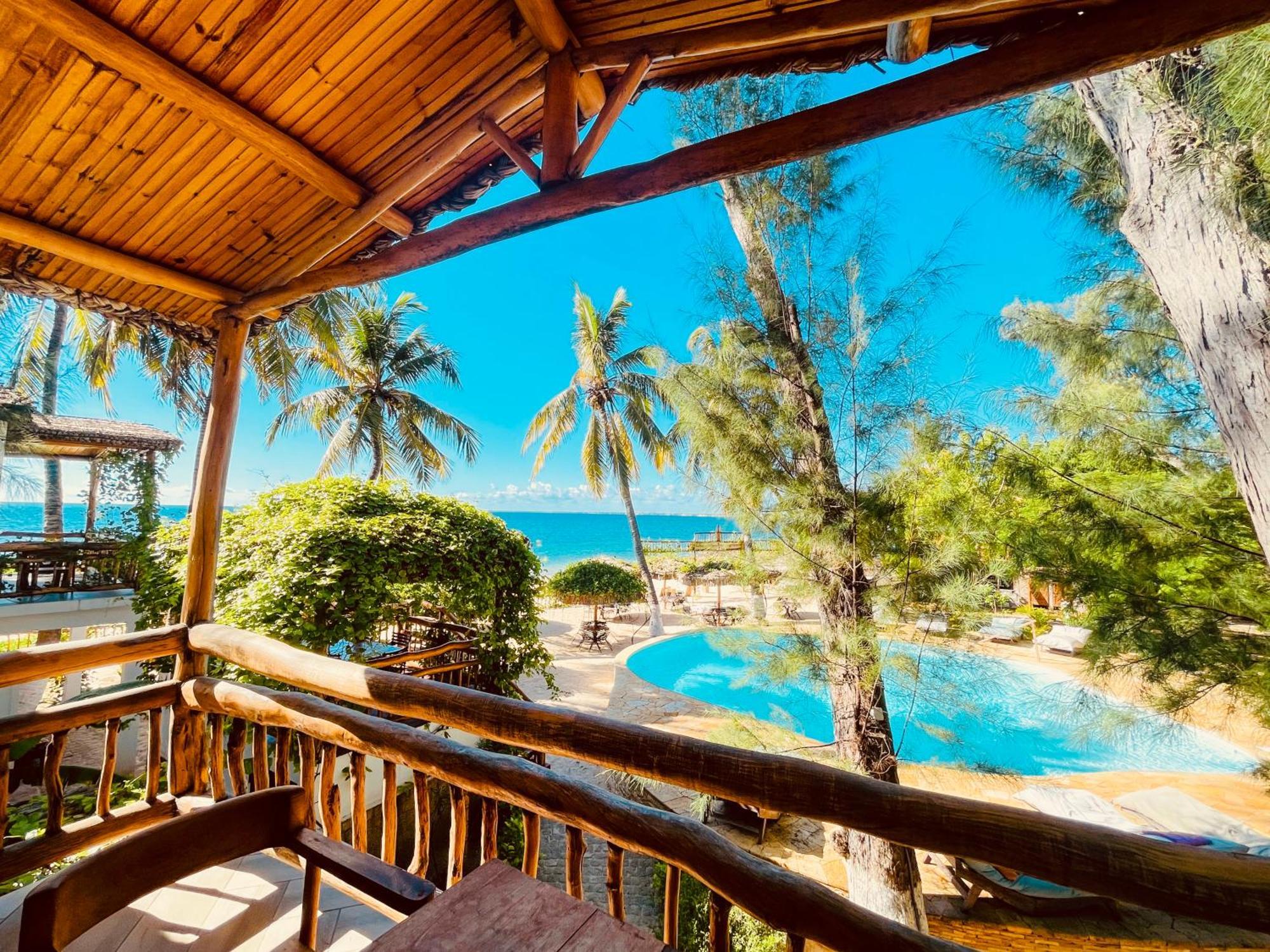 Vovo Telo Lodge Toliara Exterior photo