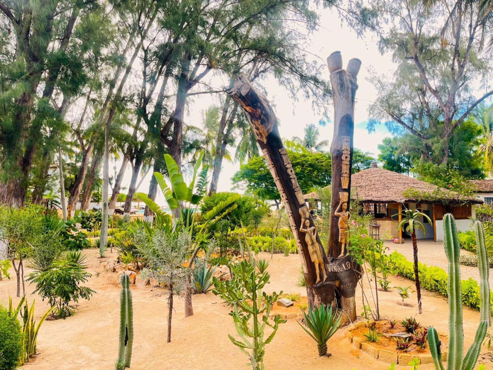 Vovo Telo Lodge Toliara Exterior photo