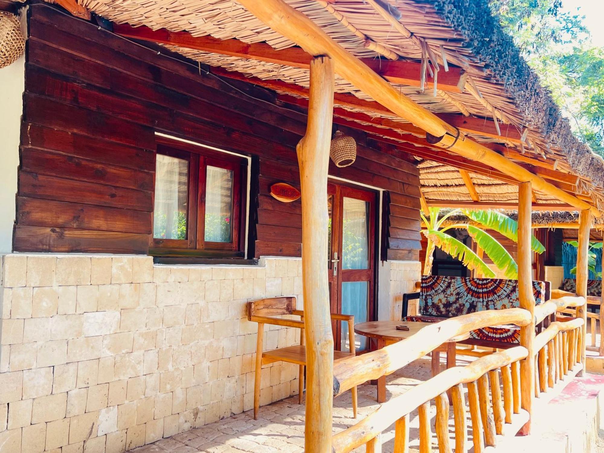 Vovo Telo Lodge Toliara Exterior photo