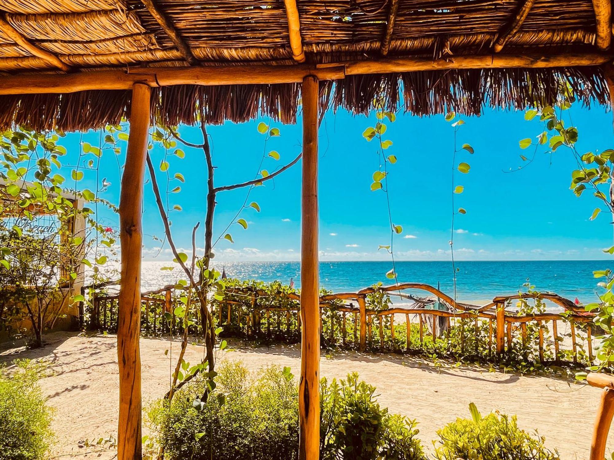 Vovo Telo Lodge Toliara Exterior photo
