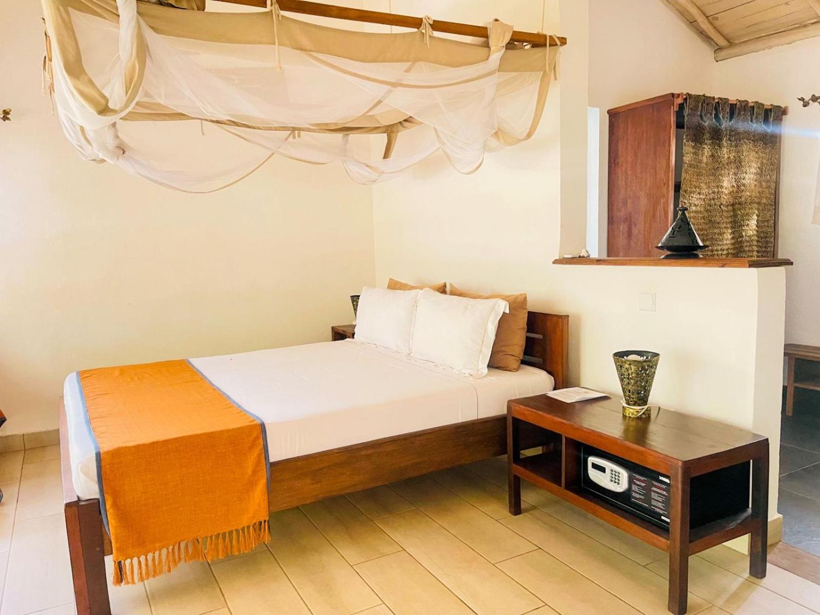 Vovo Telo Lodge Toliara Exterior photo