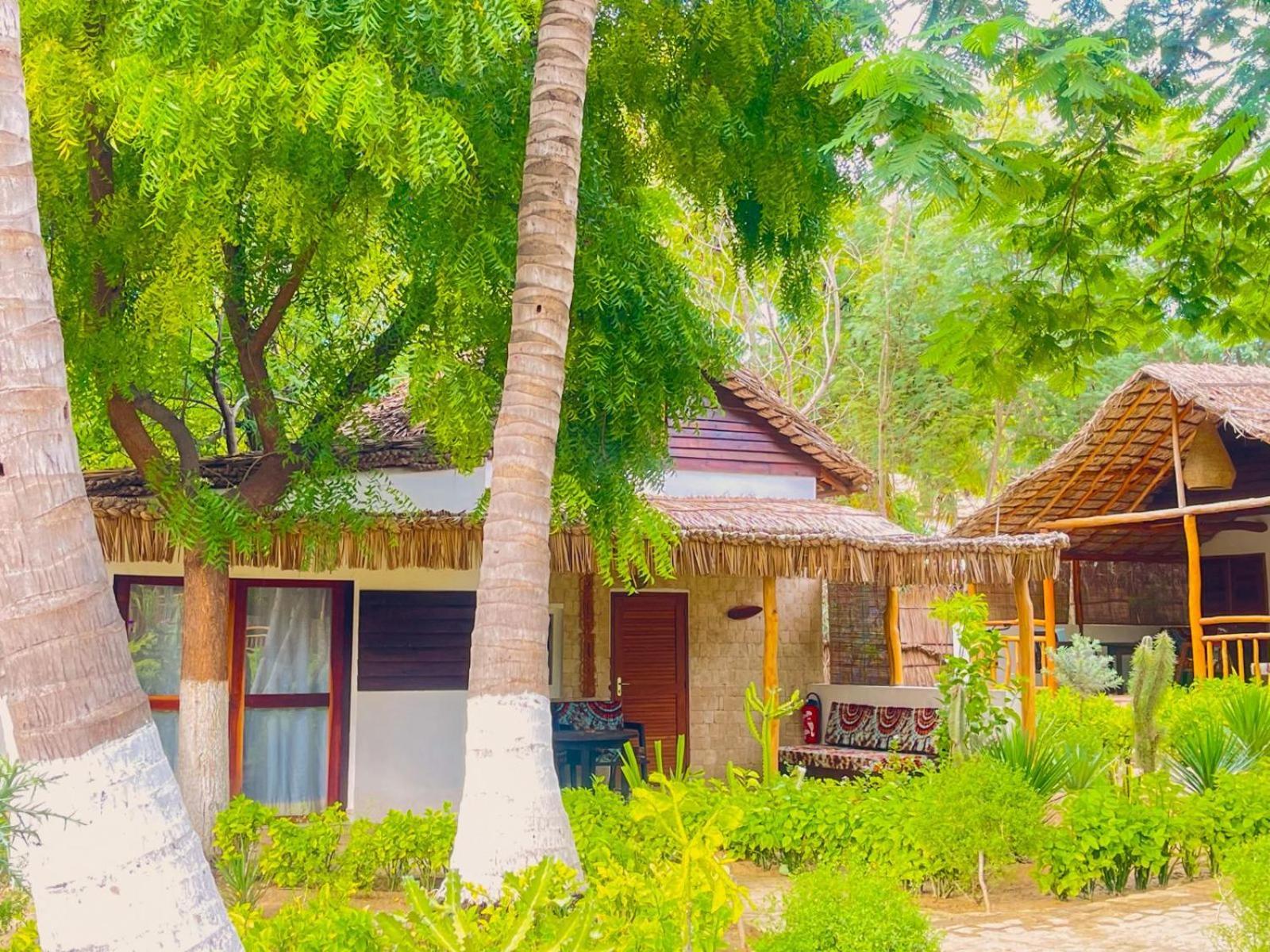 Vovo Telo Lodge Toliara Exterior photo