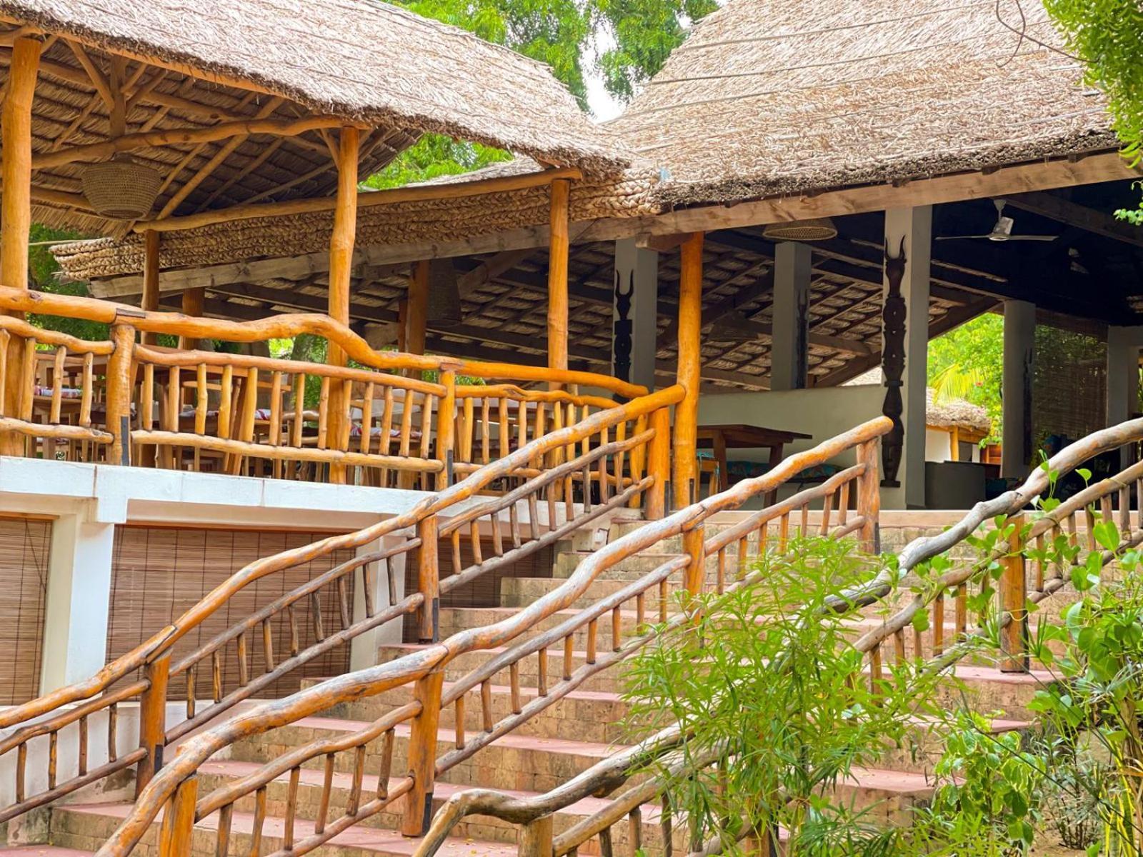 Vovo Telo Lodge Toliara Exterior photo
