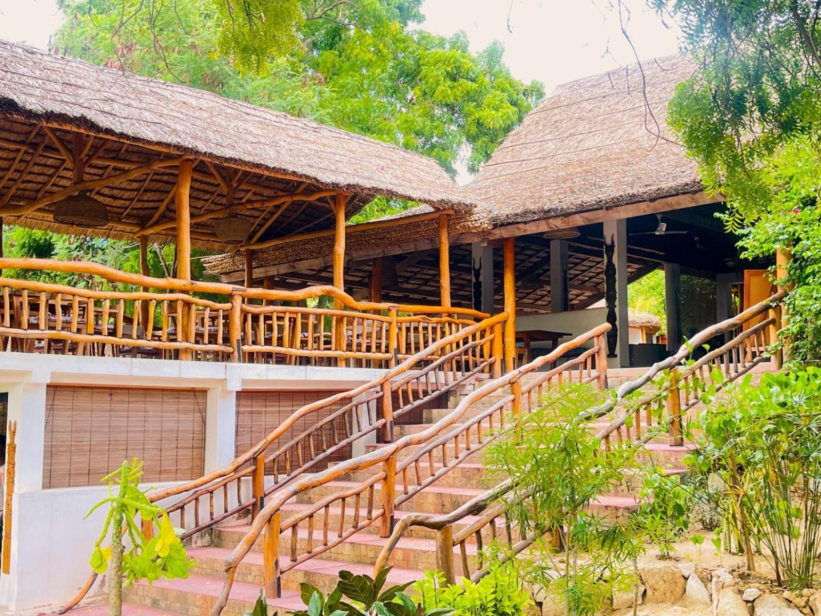 Vovo Telo Lodge Toliara Exterior photo